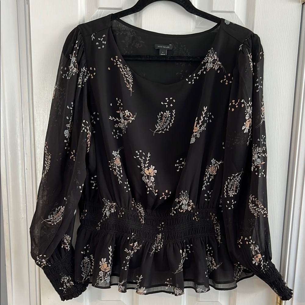 Ann Taylor Black Floral Long-Sleeve Top Size Large
